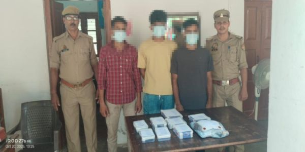 फ्लिपकार्ट डिलीवरी एजेंट को तमंचा दिखाकर लूटने वाले तीन बदमाशों को पुलिस ने दबोचा