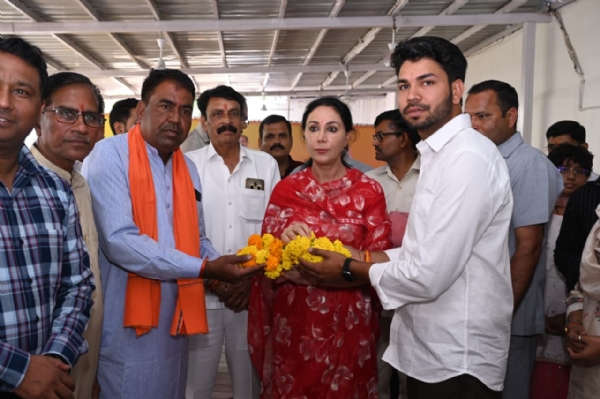 उपमुख्यमंत्री दीया कुमारी ने लोगों से की आत्मीय मुलाकात कर दी दीपावली की शुभकामनाएं