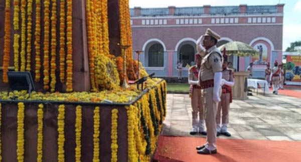 अमर वाटिका में पुलिस स्मृति दिवस