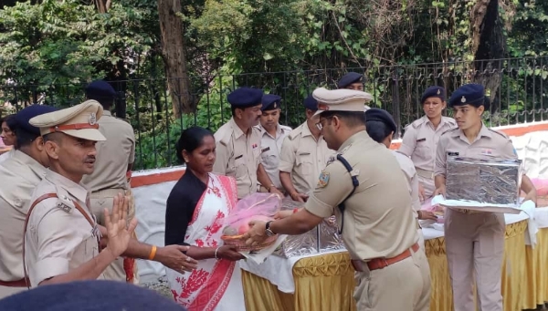 जमशेदपुर में पुलिस स्मृति दिवस पर शहीदों को श्रद्धांजलि