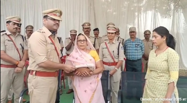 दमोह-पुलिस स्मृति दिवस दमोह में शहीदों को नमन