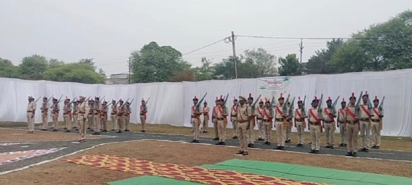 दमोह-पुलिस स्मृति दिवस दमोह में शहीदों को नमन