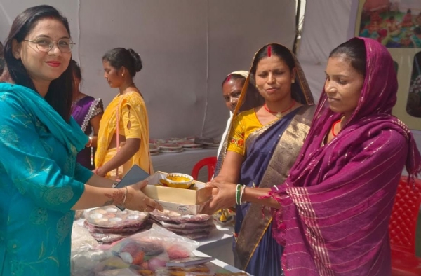 महिला समूहों के उत्पादों से सजी दीपावली, बिहान बाजार में हुई लाखों की बिक्री