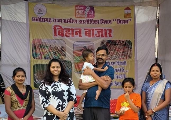 महिला समूहों के उत्पादों से सजी दीपावली, बिहान बाजार में हुई लाखों की बिक्री