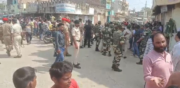 मौके पर मौजूद पुलिस