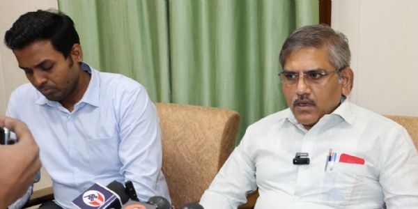 तीस जोड़ी ट्रेनें मुरादाबाद मंडल के प्रमुख स्टेशनों से होते हुए जा रही हैं : डीआरएम