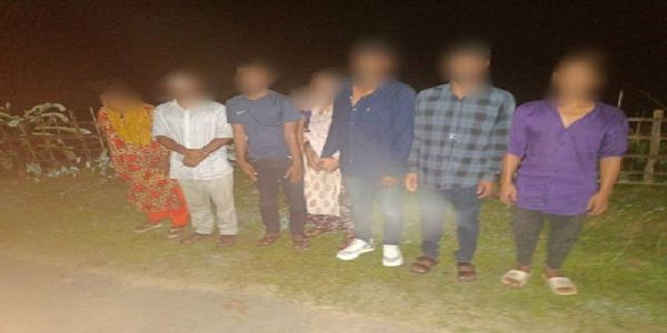 आठ घुसपैठियों को बांग्लादेश वापस भेजा गया
