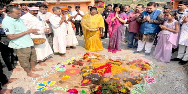 झाबुआः मंत्री निर्मला भूरिया ने की गोवर्धन पूजा, गौसेवकों का किया सम्मान