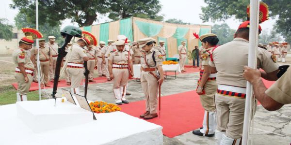 सिरसा: डबवाली पुलिस लाइन में पुलिस स्मृति दिवस मनाया