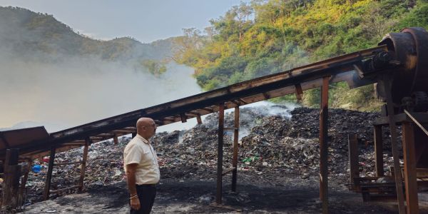 मंडी शहर की सबसे बड़ी डंपिंग साईट में भड़की आग, लाखों का नुक्सान