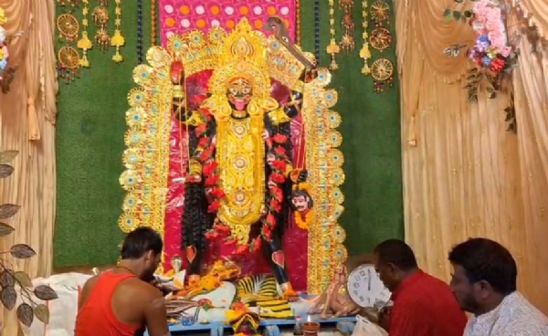 कोल कंपनी द्वारा स्थापित मां काली की प्रतिमा