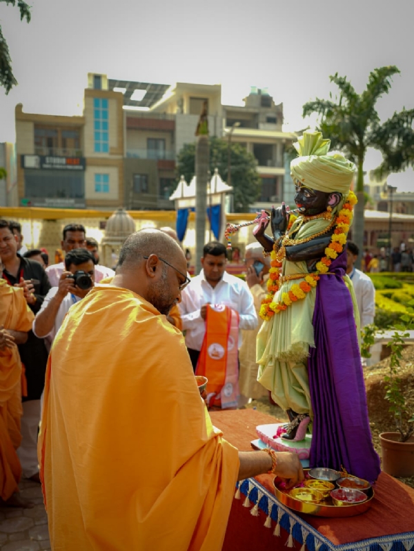 अक्षरधाम मंदिर जयपुर में गोवर्धन पूजा कर मनाया गया भव्य अन्नकूट महोत्सव