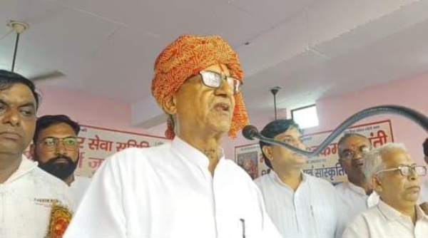 कार्यक्रम में लोगों को संबोधित करते हुए राज्यसभा सांसद रामचंद्र जांगड़ा।