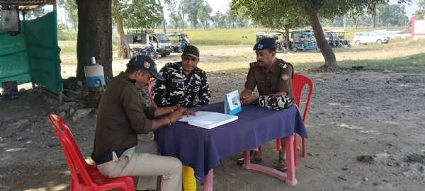 पुलिस द्वारा चलाए जा रहा  नेपाल सीमा पर जन जागरूकता कार्यक्रम