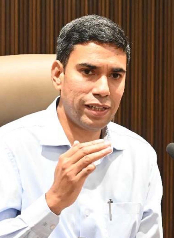 निगमायुक्त प्रदीप दहिया।