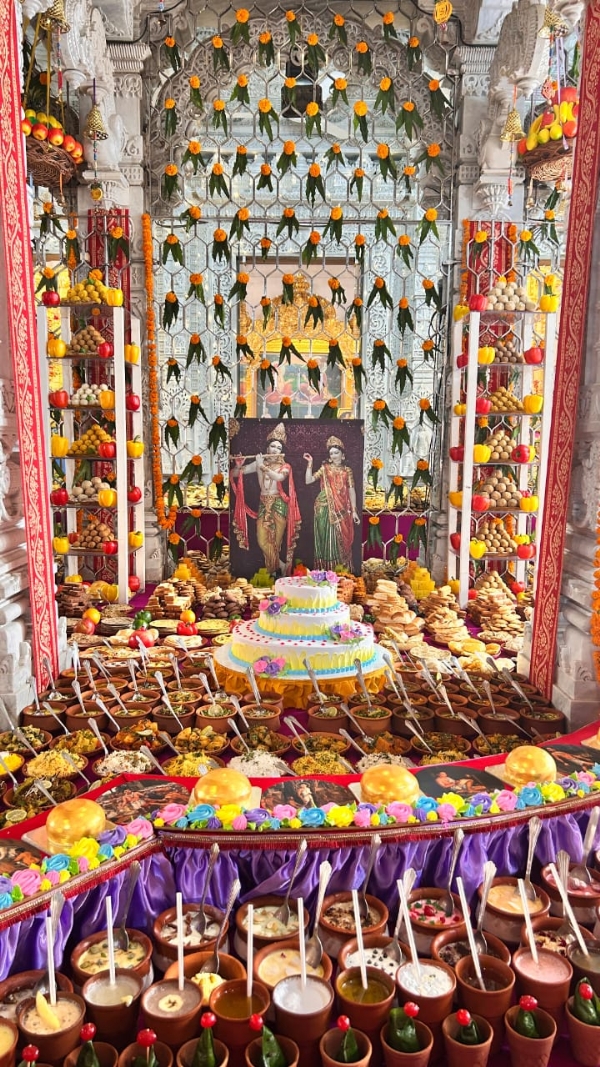 दिल्ली अक्षरधाम मंदिर में अन्नकूट दर्शन