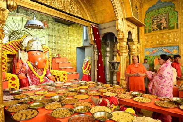 उपमुख्यमंत्री दीया कुमारी ने मोती डूंगरी गणेश मंदिर में किए दर्शन