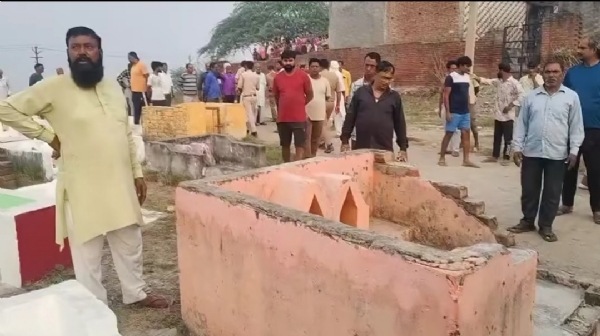 घटना की जानकारी देते पीड़ित