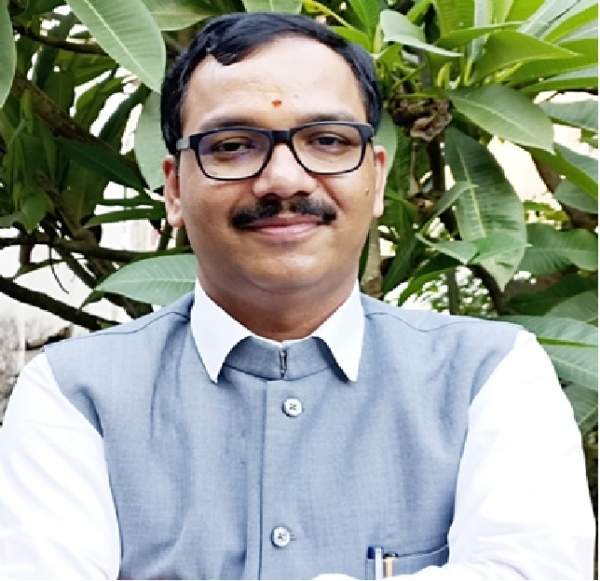 डॉ. मयंक चतुर्वेदी