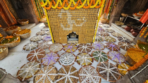 श्री काशी विश्वनाथ का अन्नकूट श्रृंगार