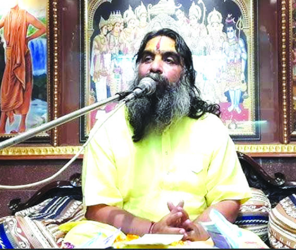आशीर्वचन देते हुए श्रीमहंत विष्णु दास महाराज