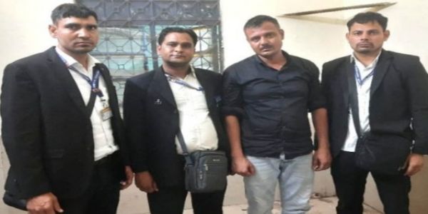 झेलम एक्सप्रेस में तथाकथित फर्जी टीटीई पकड़ा, 1620 रुपये बरामद