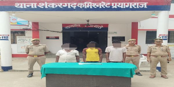 जानलेवा हमला मामले में तीन गिरफ्तार, घटना में प्रयुक्त कुल्हाड़ी बरामद