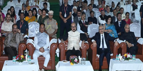 रायपुर : राजभवन में दीपावली मिलन समारोह का आयोजन, हाईकोर्ट मुख्य न्यायाधीश रमेश सिन्हा व मुख्यमंत्री साय हुए शामिल