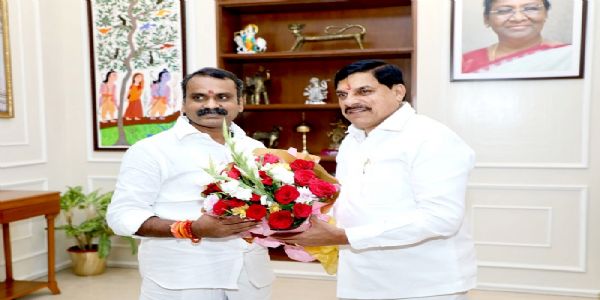 केंद्रीय मंत्री डॉ. एल मुरुगन ने मप्र के मुख्यमंत्री डॉ. यादव से की सौजन्य भेंट