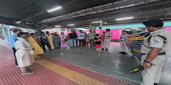 खड़गपुर डिवीजन ने यात्रियों की सुविधा और सुरक्षा के लिए बढ़ाए कदम