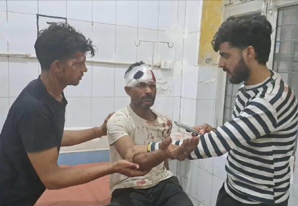 आतिशबाजी को लेकर भिड़े दो पक्ष