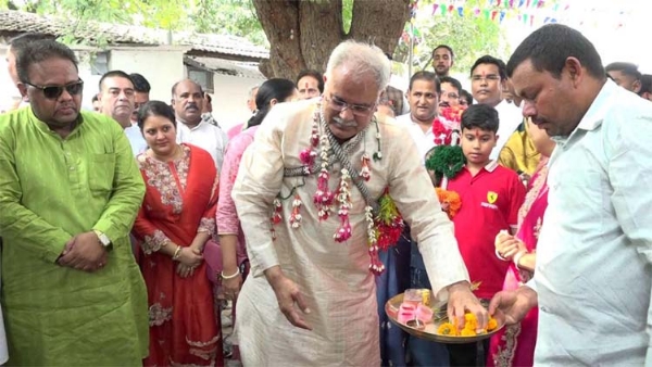 पूर्व मुख्यमंत्री भूपेश के निवास में गाेवर्धन पूजा कार्यक्रम का आयोजन