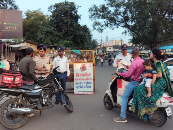 पुलिस चलाएगी 5 नवंबर तक हेलमेट जागरूकता अभियान, इसके बाद होगी सख्ती