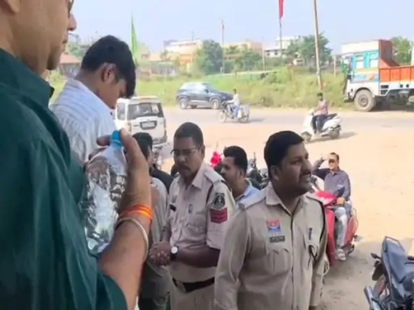 शटर उखाड़कर 5 लाख के गहने पार, सीसीटीवी में कैद वारदात
