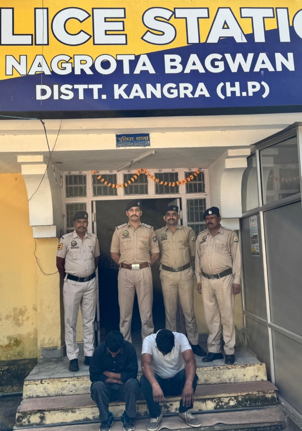 चिट्टे के साथ पकड़े गए आरोपी।