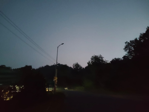 अंधेरे में डूबा रिंग रोड, सड़क पर गाय, जिम्मेदारी पर सन्नाटा!