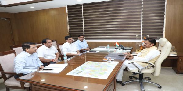 मप्रः उप मुख्यमंत्री शुक्ल ने रीवा एयरपोर्ट के विस्तार और सुदृढ़ीकरण के लिए शीघ्र प्रस्ताव बनाये जाने के दिए निर्देश