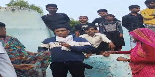 सादी वर्दी में जुआ पकड़ने गए चौकी प्रभारी की महिलाओं से हुई झड़प, एसपी ने किया निलम्बित