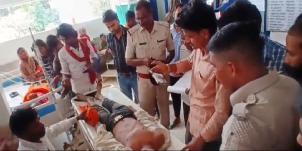 पश्चिम चंपारण में मिट्टी से दबाकर युवक की मौत