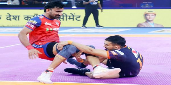 पीकेएल-12: यूपी योद्धाज ने मुंबा को 35-32 से हराकर प्लेऑफ की दौड़ में बनाई जगह