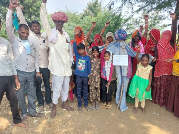 पुतला आंदोलन जयपुर से पहुंचा टोंक: लांबा हरि सिंह में लगेंगे  ग्राम पंचायत के सरपंचों के पुतले