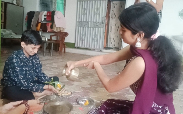 अररिया फोटो:भाई दूज पर भाई बहन