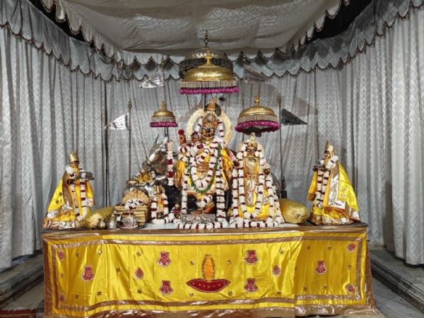 रूप चतुर्दशी पर गोविंद देवजी मंदिर में मनाया सौभाग्य पर्व