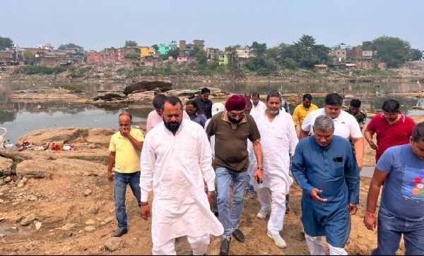 छठ घाटों का नीरिक्षण करते