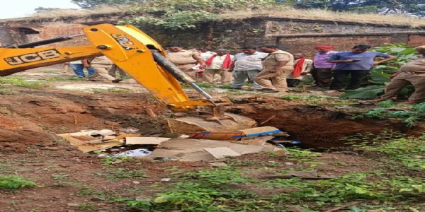 मजिस्ट्रेट की मौजूदगी में 1140 लीटर देशी व अंग्रेजी शराब नष्ट