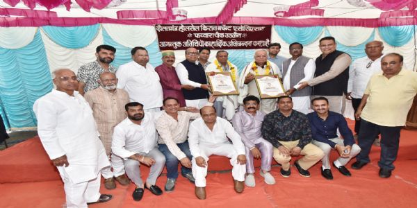 उज्जैनः दौलतगंज होलसेल किराना मर्चेन्ट एसोसिएशन ने किया सम्मान