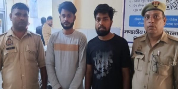 लड़कियों को छेड़ने वाले शोहदों की पुलिस ने की खातिरदारी