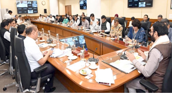 हरियाणा के मुख्यमंत्री फसल खरीद के लिए अधिकारियाें की बैठक लेते हुए हरियाणा के मुख्यमंत्री फसल खरीद के लिए अधिकारियाें की बैठक लेते हुए