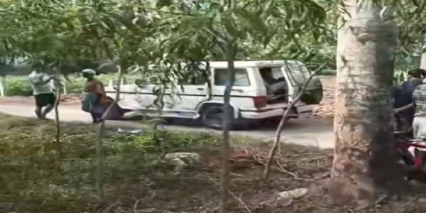 घाटाल जयनगर में गायब काली प्रतिमा तालाब से बरामद, पूजा स्थल को तहस-नहस किया गया