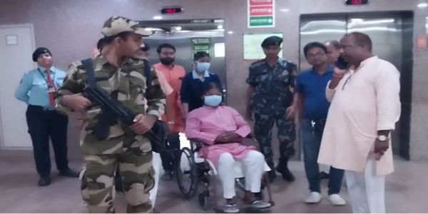 सांसद खगेन मुर्मू को मिली नर्सिंग होम से छुट्टी